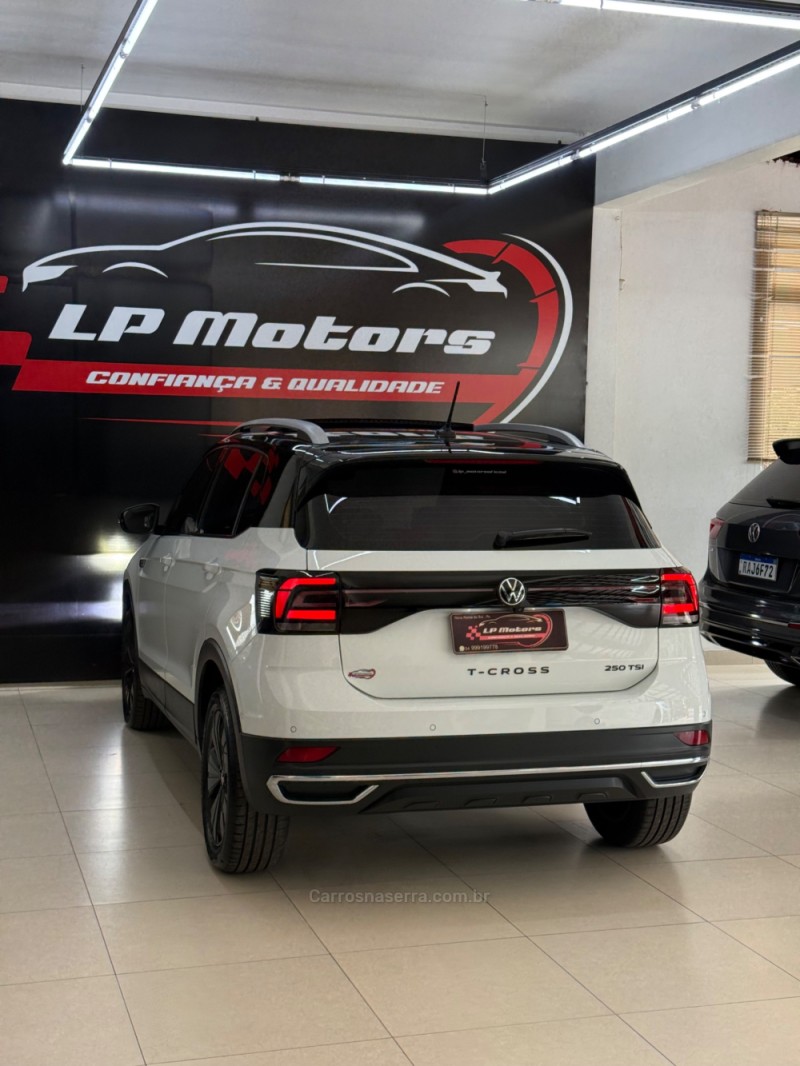 T-CROSS 1.4 HIGHLINE TSI 16V FLEX 4P AUTOMÁTICO - 2024 - FARROUPILHA