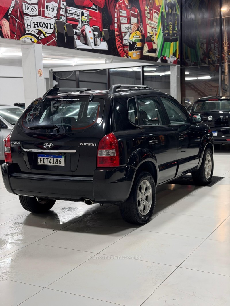 TUCSON 2.0 MPFI GLS BASE 16V 143CV 2WD GASOLINA 4P AUTOMÁTICO - 2012 - SANTA CRUZ DO SUL