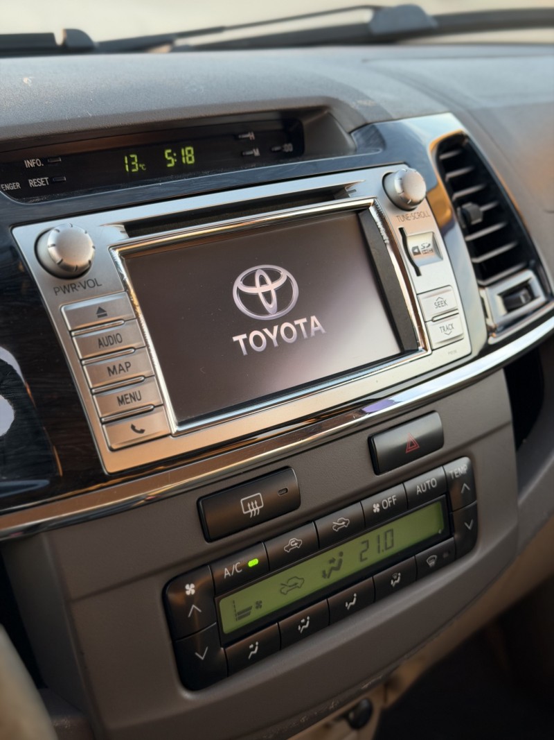HILUX SW4 3.0 SRV 4X4 7 LUGARES 16V TURBO INTERCOOLER DIESEL 4P AUTOMÁTICO - 2013 - ANTôNIO PRADO