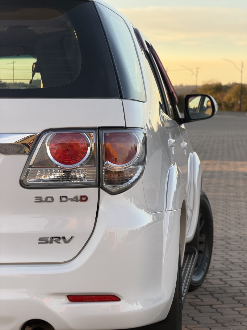 HILUX SW4 3.0 SRV 4X4 7 LUGARES 16V TURBO INTERCOOLER DIESEL 4P AUTOMÁTICO - 2013 - ANTôNIO PRADO
