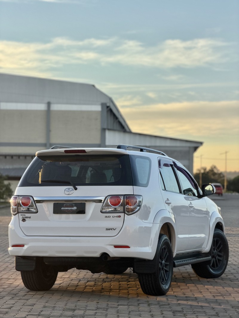HILUX SW4 3.0 SRV 4X4 7 LUGARES 16V TURBO INTERCOOLER DIESEL 4P AUTOMÁTICO - 2013 - ANTôNIO PRADO