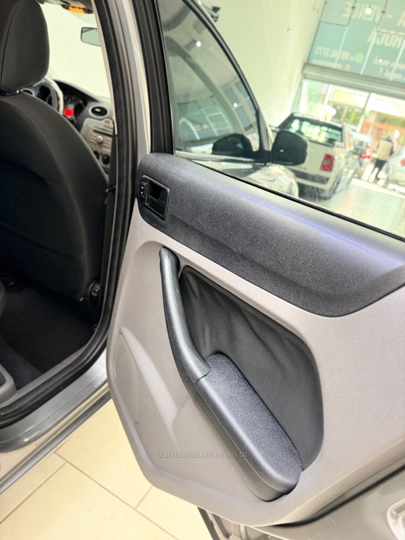 FOCUS 2.0 FC 16V GASOLINA 4P AUTOMÁTICO - 2013 - CAXIAS DO SUL