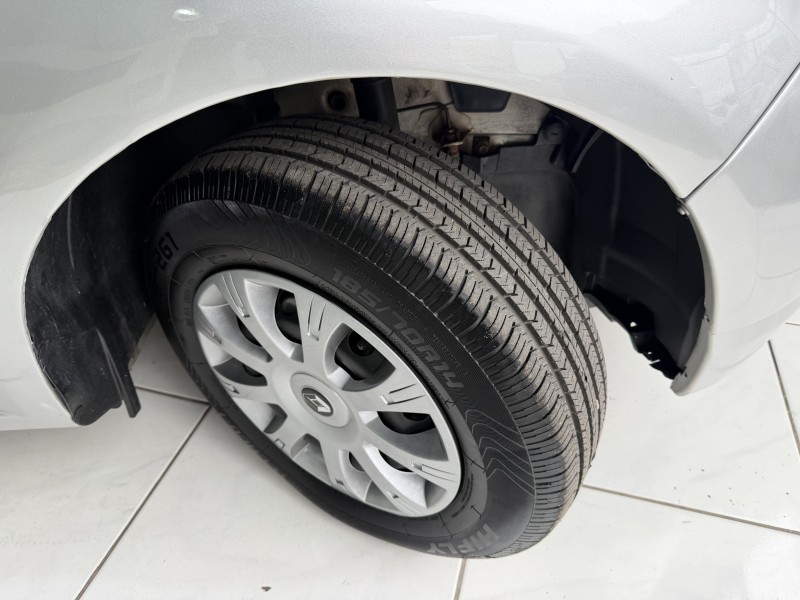 SANDERO 1.0 AUTHENTIQUE 16V FLEX 4P MANUAL - 2010 - PORTãO