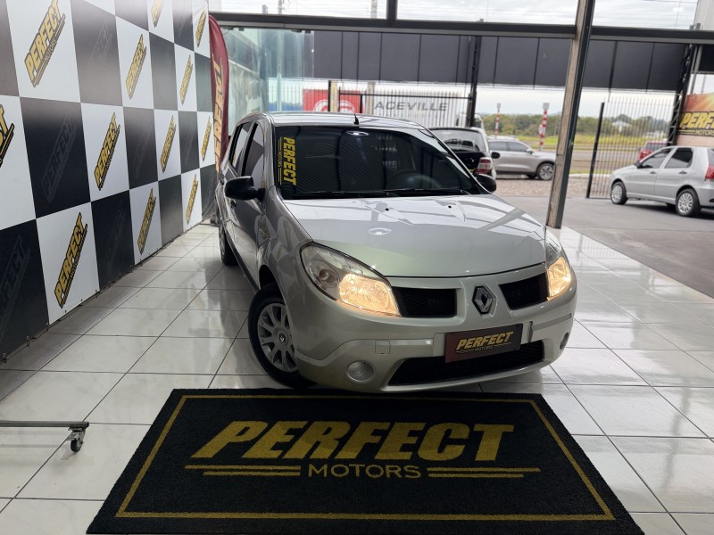 SANDERO 1.0 AUTHENTIQUE 16V FLEX 4P MANUAL - 2010 - PORTãO