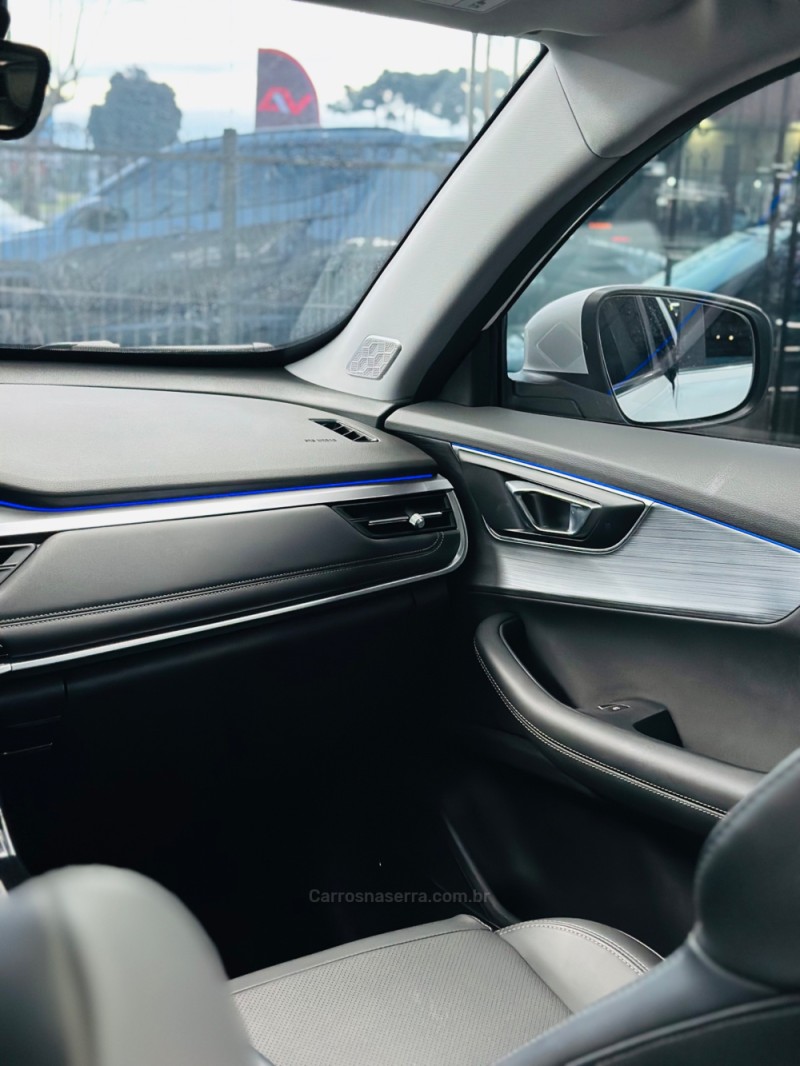 TIGGO 1.5 TCI 8 PRO HYBRID 4P AUTOMÁTICO - 2025 - CANELA