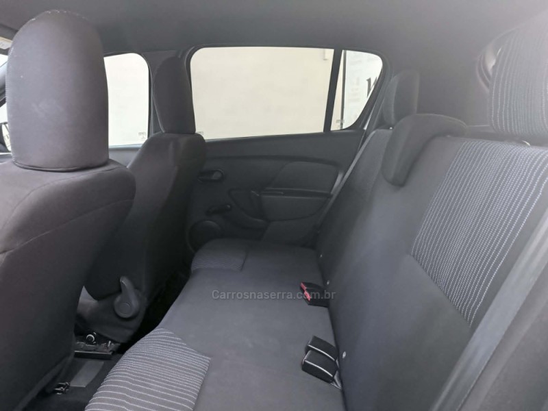 SANDERO 1.0 LIFE 12V FLEX 4P MANUAL - 2020 - PORTO ALEGRE