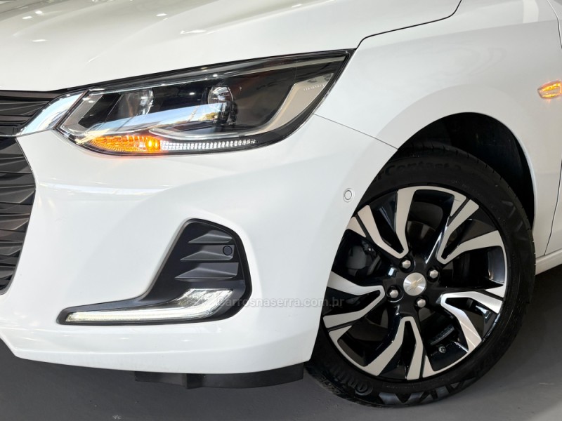 ONIX 1.0	PREMIER PLUS 12V TURBO FLEX 4P AUTOMÁTICO - 2023 - NOVO HAMBURGO