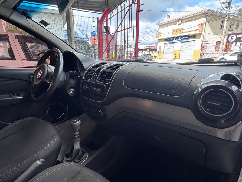 GRAND SIENA 1.4 MPI ATTRACTIVE 8V FLEX 4P MANUAL - 2013 - CAXIAS DO SUL