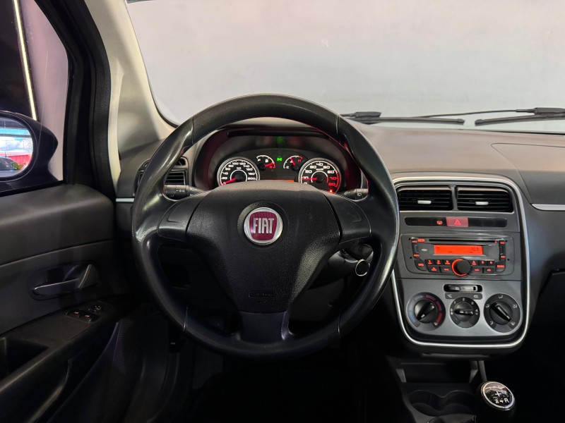 PUNTO 1.6 ESSENCE 16V FLEX 4P MANUAL - 2011 - ESTâNCIA VELHA
