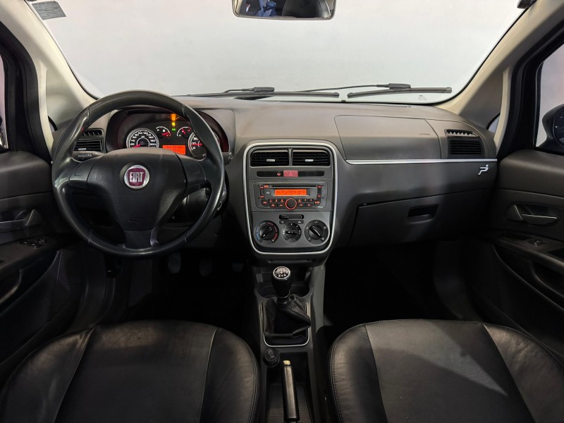 PUNTO 1.6 ESSENCE 16V FLEX 4P MANUAL - 2011 - ESTâNCIA VELHA