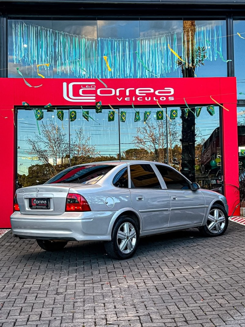 VECTRA 2.0 MPFI EXPRESSION 8V GASOLINA 4P MANUAL - 2005 - CANELA