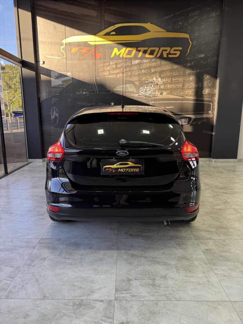 FOCUS 2.0 SE HATCH 16V FLEX 4P AUTO - 2016 - CAXIAS DO SUL
