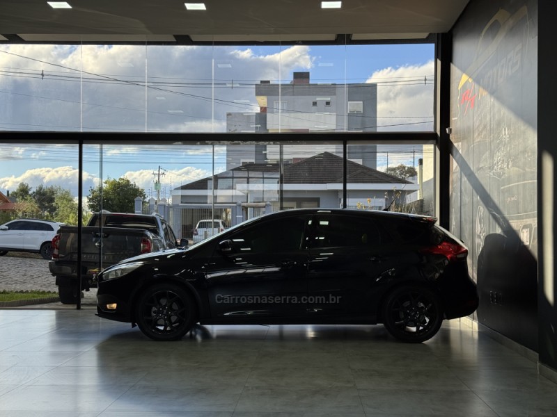 FOCUS 2.0 SE HATCH 16V FLEX 4P AUTO - 2016 - CAXIAS DO SUL
