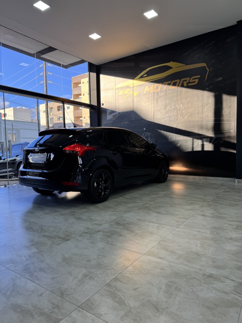 FOCUS 2.0 SE HATCH 16V FLEX 4P AUTO - 2016 - CAXIAS DO SUL