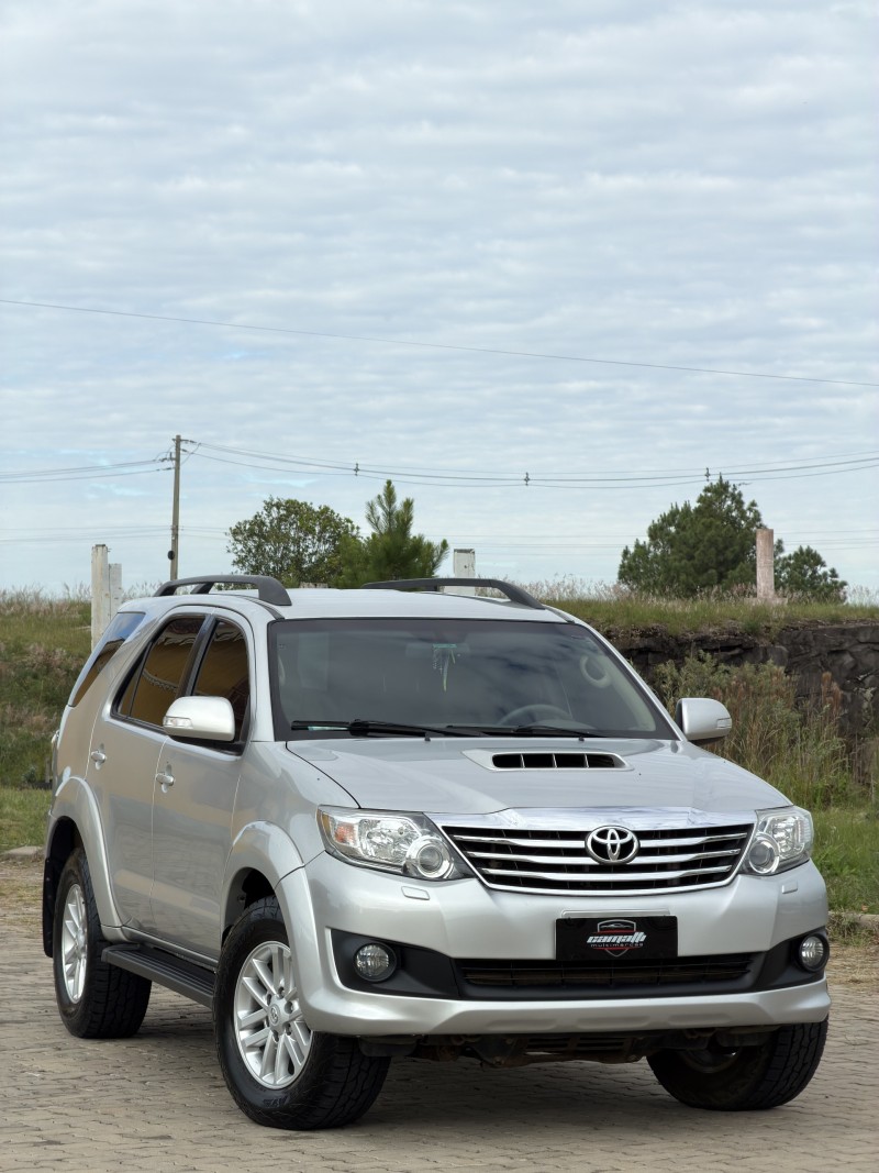 HILUX SW4 3.0 SRV 4X4 7 LUGARES 16V TURBO INTERCOOLER DIESEL 4P AUTOMÁTICO - 2012 - ANTôNIO PRADO