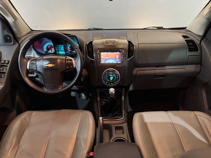 S10 2.4 LTZ 4X2 CD 8V FLEX 4P MANUAL - 2014 - ESTâNCIA VELHA