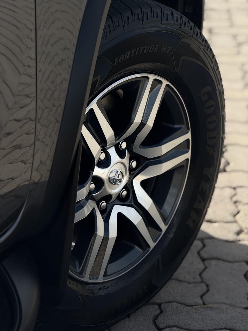 HILUX SW4 2.7 SRV 4X2 16V FLEX 7 LUGARES 4P AUTOMÁTICO - 2019 - ANTôNIO PRADO