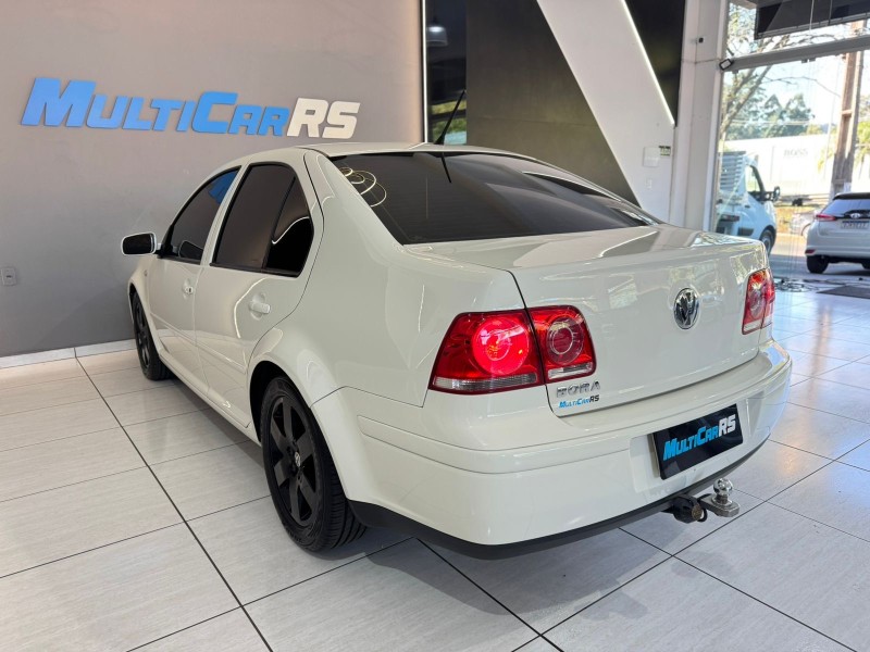 BORA 2.0 MI 8V FLEX 4P AUTOMÁTICO - 2008 - ESTâNCIA VELHA