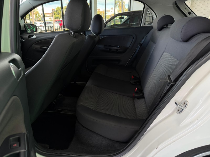 GOL 1.6 MI HIGHLINE 8V FLEX 4P MANUAL - 2014 - FELIZ