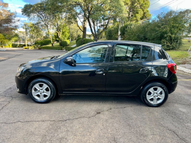 SANDERO 1.6 DYNAMIQUE 8V FLEX 4P MANUAL - 2015 - NOVA PRATA