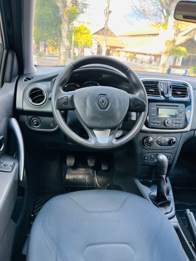 SANDERO 1.6 DYNAMIQUE 8V FLEX 4P MANUAL - 2015 - NOVA PRATA
