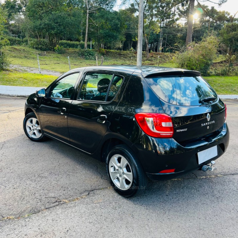 SANDERO 1.6 DYNAMIQUE 8V FLEX 4P MANUAL - 2015 - NOVA PRATA