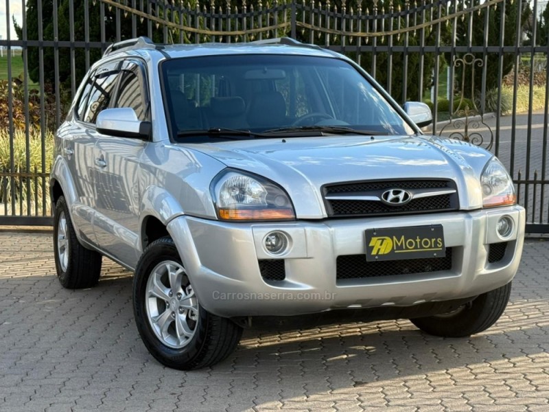 tucson 2.0 mpfi gls 16v 143cv 2wd flex 4p automatico 2017 caxias do sul
