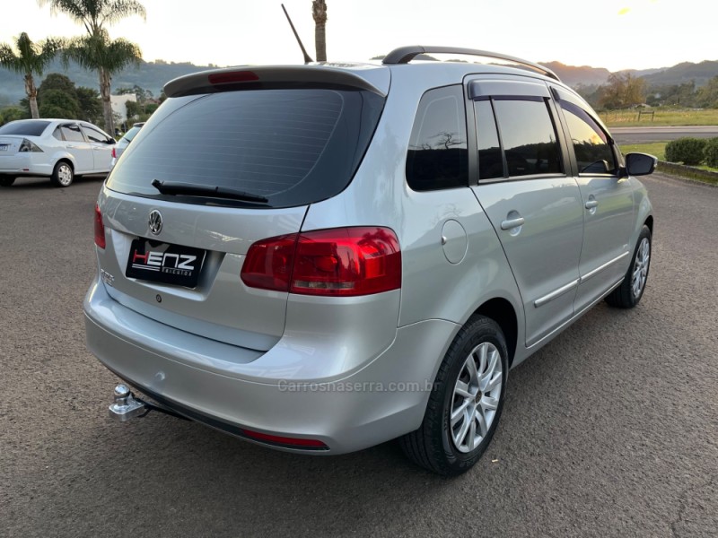 SPACEFOX 1.6 MI TREND 8V FLEX 4P MANUAL - 2013 - BOM PRINCíPIO