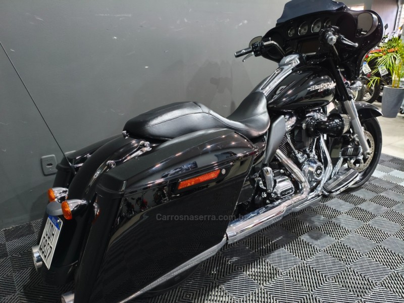 STREET GLIDE  - 2017 - NOVO HAMBURGO