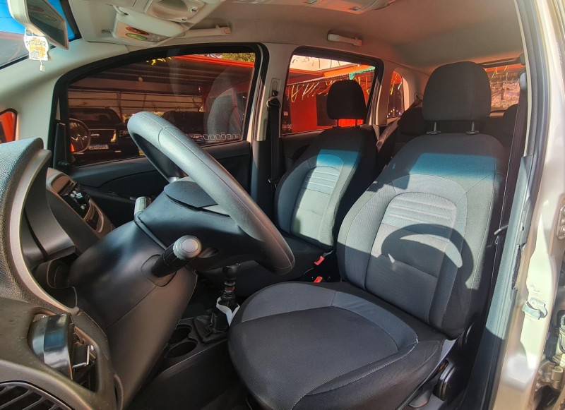 IDEA 1.4 MPI ATTRACTIVE 8V FLEX 4P MANUAL - 2015 - CANELA