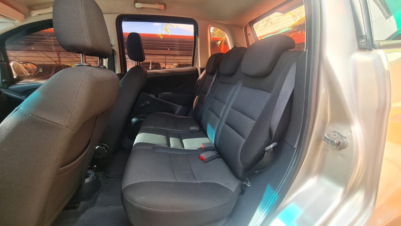 IDEA 1.4 MPI ATTRACTIVE 8V FLEX 4P MANUAL - 2015 - CANELA