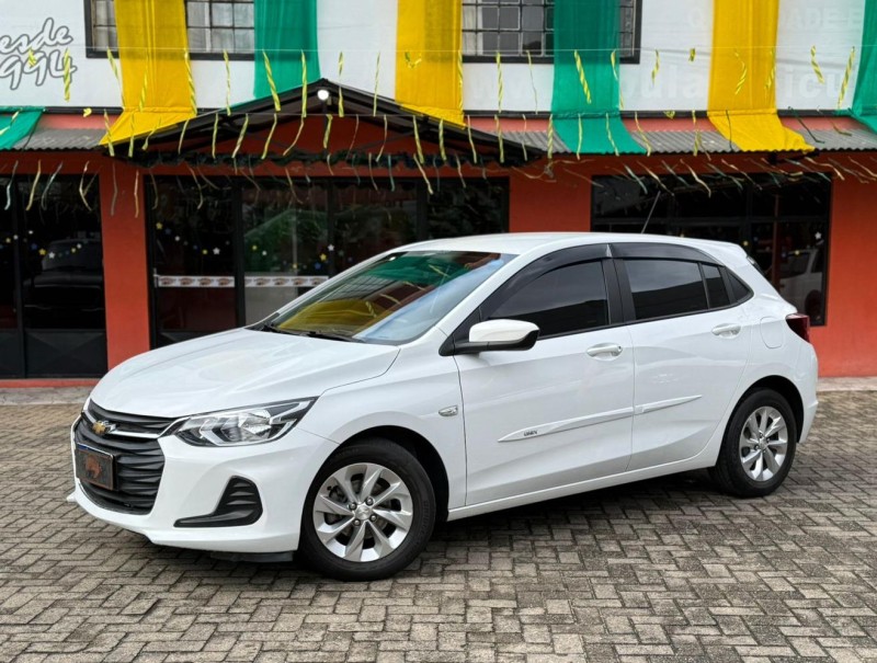 ONIX 1.0 LT 12V FLEX 4P MANUAL - 2023 - CANELA