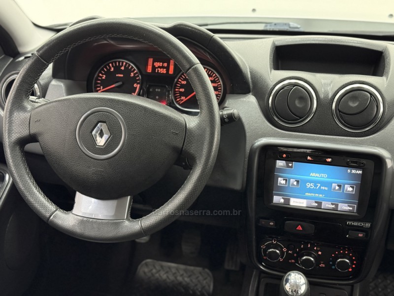 DUSTER 1.6 DYNAMIQUE 4X2 16V FLEX 4P MANUAL - 2015 - SANTA CRUZ DO SUL