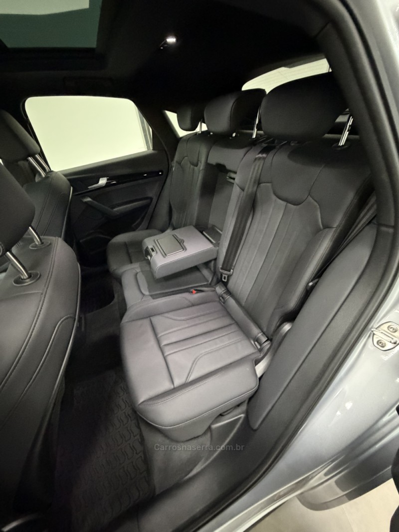 Q5 2.0 55 TFSI PHEV SPORTBACK PERFORMANCE BLACK QUATTRO HÍBRIDO 4P AUTOMÁTICO - 2024 - FARROUPILHA