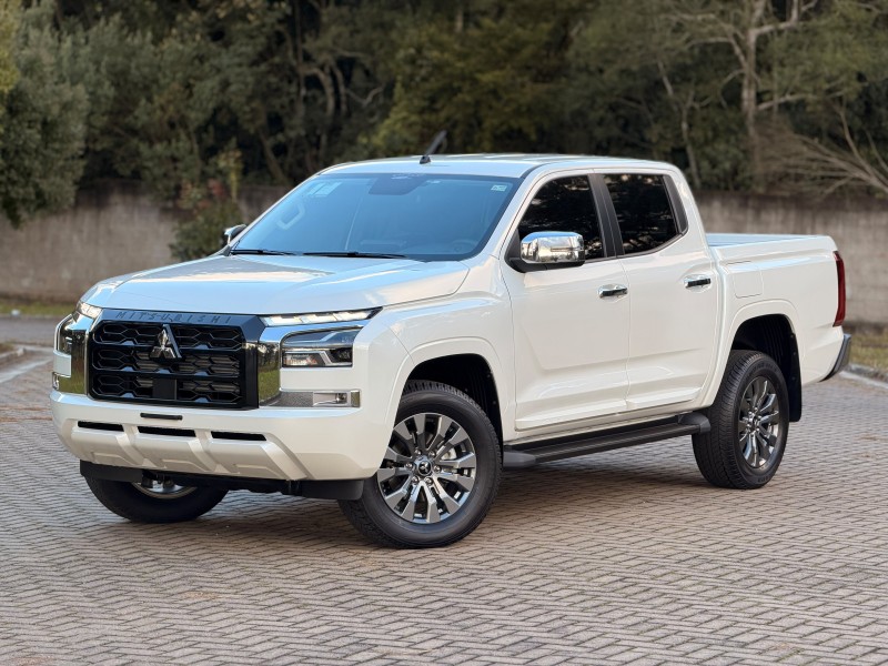 TRITON 2.4 HPE-S 4X4 CD TURBO 16V DIESEL 4P AUTOMÁTICO - 2027 - CANELA