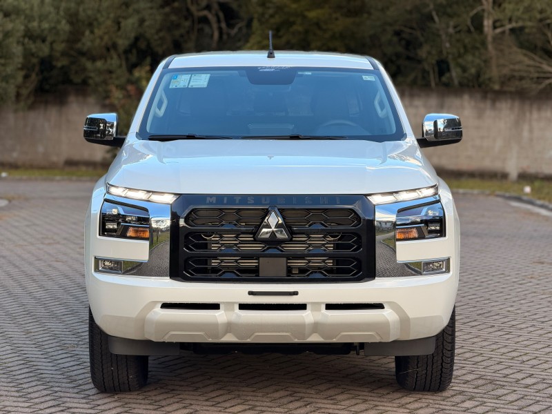 TRITON 2.4 HPE-S 4X4 CD TURBO 16V DIESEL 4P AUTOMÁTICO - 2027 - CANELA