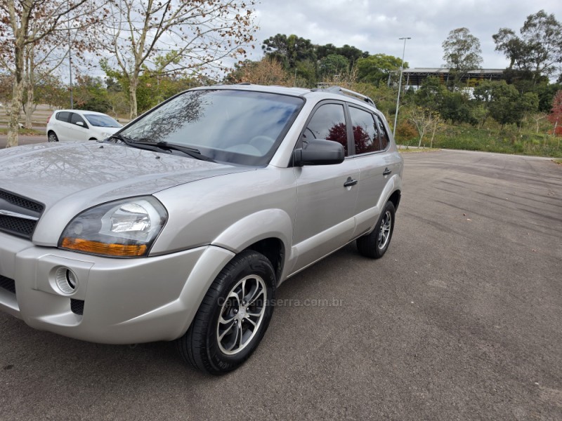 TUCSON 2.0 MPFI GL 16V 142CV 2WD GASOLINA 4P MANUAL - 2010 - BENTO GONçALVES