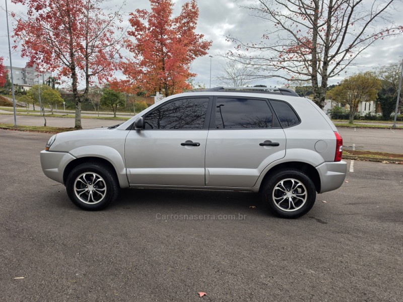 TUCSON 2.0 MPFI GL 16V 142CV 2WD GASOLINA 4P MANUAL - 2010 - BENTO GONçALVES