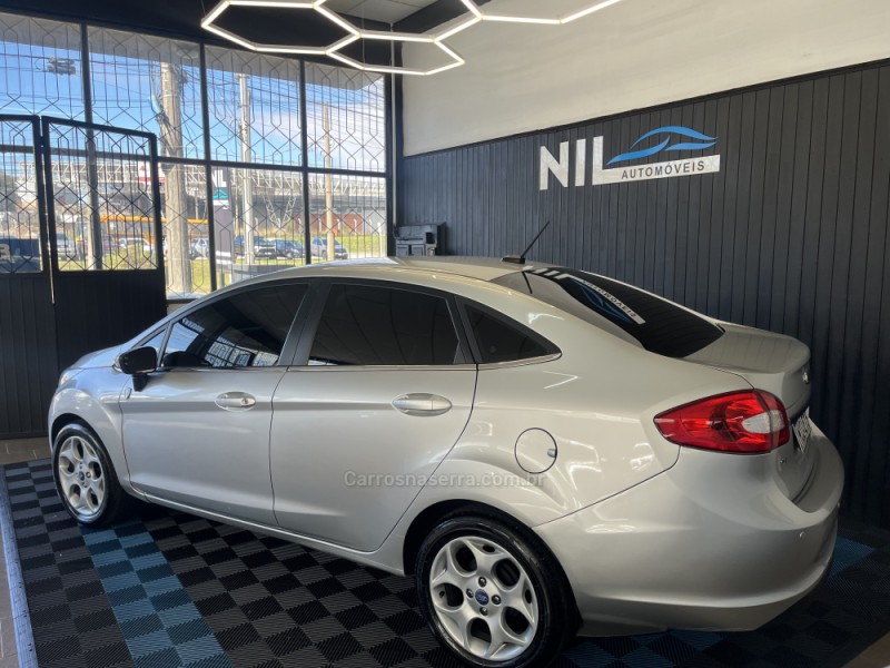 FIESTA 1.6 SE SEDAN 16V FLEX 4P MANUAL - 2013 - CAXIAS DO SUL