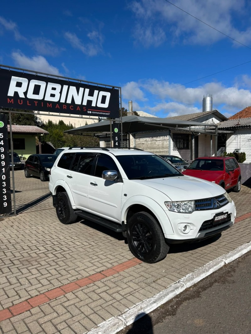 PAJERO DAKAR 3.2 HPE 4X4 7 LUGARES 16V TURBO INTERCOOLER DIESEL 4P AUTOMÁTICO - 2015 - CAMBARá DO SUL