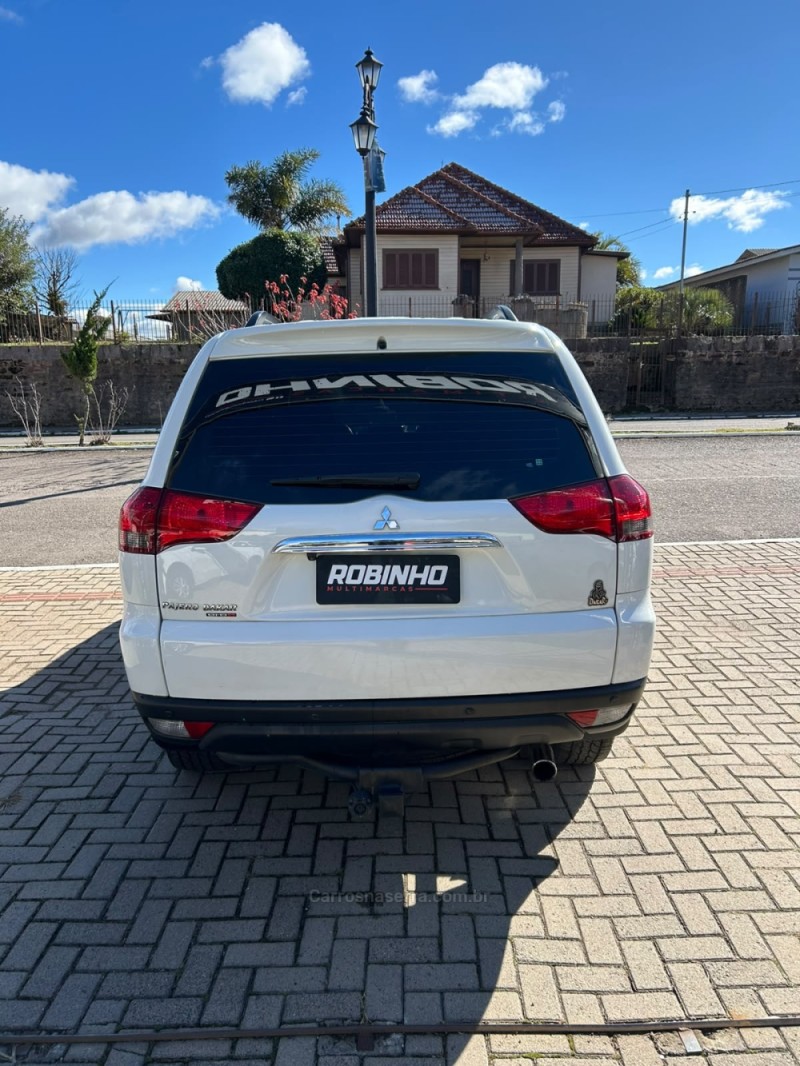 PAJERO DAKAR 3.2 HPE 4X4 7 LUGARES 16V TURBO INTERCOOLER DIESEL 4P AUTOMÁTICO - 2015 - CAMBARá DO SUL