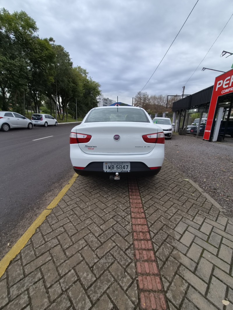 GRAND SIENA 1.6 MPI ESSENCE 16V FLEX 4P MANUAL - 2015 - BOM PRINCíPIO