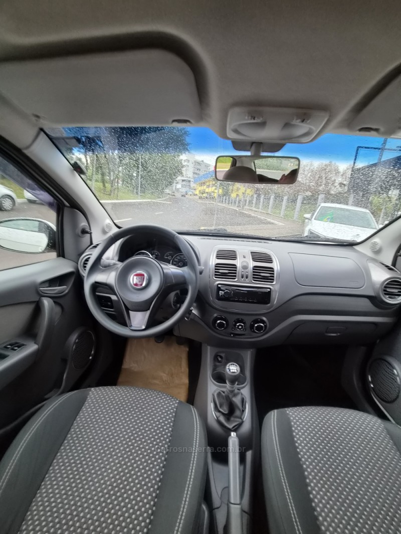 GRAND SIENA 1.6 MPI ESSENCE 16V FLEX 4P MANUAL - 2015 - BOM PRINCíPIO