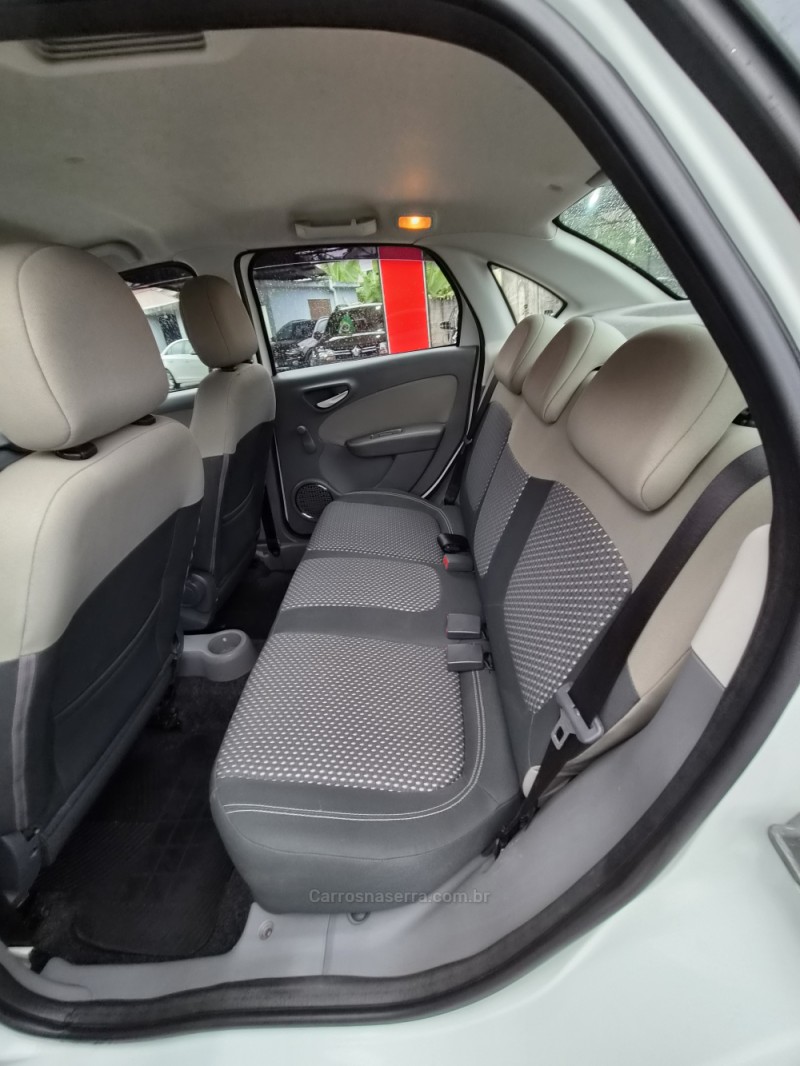 GRAND SIENA 1.6 MPI ESSENCE 16V FLEX 4P MANUAL - 2015 - BOM PRINCíPIO