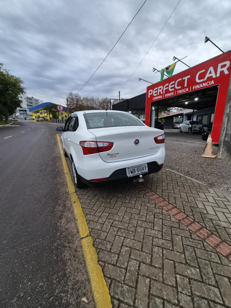 GRAND SIENA 1.6 MPI ESSENCE 16V FLEX 4P MANUAL - 2015 - BOM PRINCíPIO