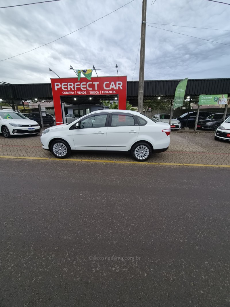 GRAND SIENA 1.6 MPI ESSENCE 16V FLEX 4P MANUAL - 2015 - BOM PRINCíPIO