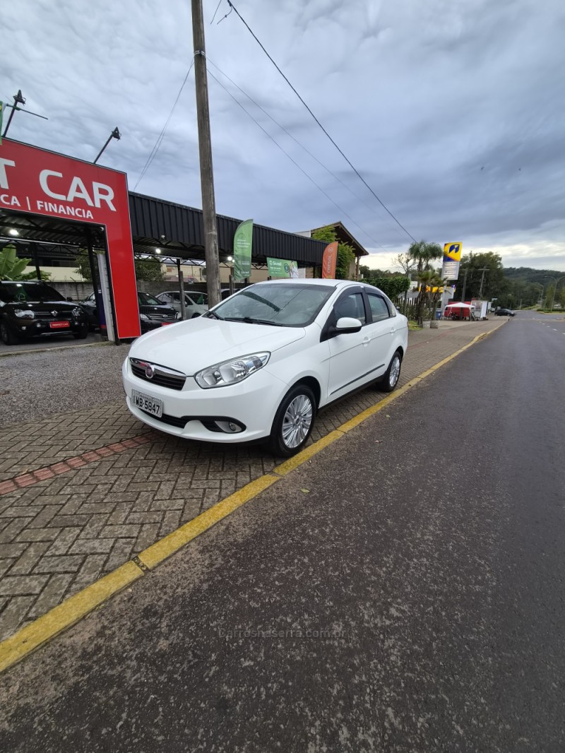 GRAND SIENA 1.6 MPI ESSENCE 16V FLEX 4P MANUAL - 2015 - BOM PRINCíPIO