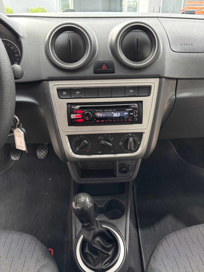 VOYAGE 1.6 MI CITY 8V FLEX 4P MANUAL - 2014 - HARMONIA