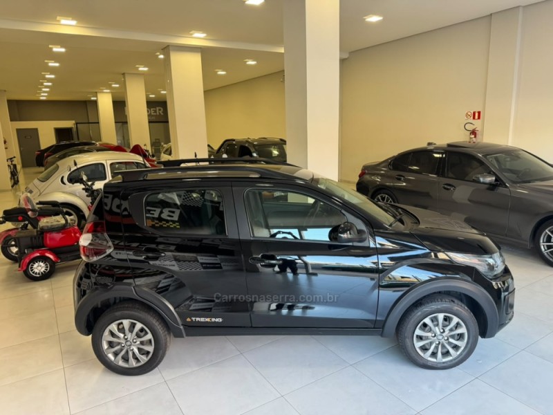 MOBI 1.0 TREKKING 8V FLEX 4P MANUAL - 2022 - SALVADOR DO SUL