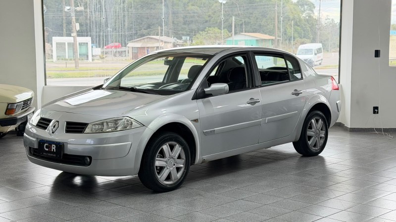 MÉGANE 1.6 DYNAMIQUE 16V FLEX 4P MANUAL - 2008 - CAXIAS DO SUL